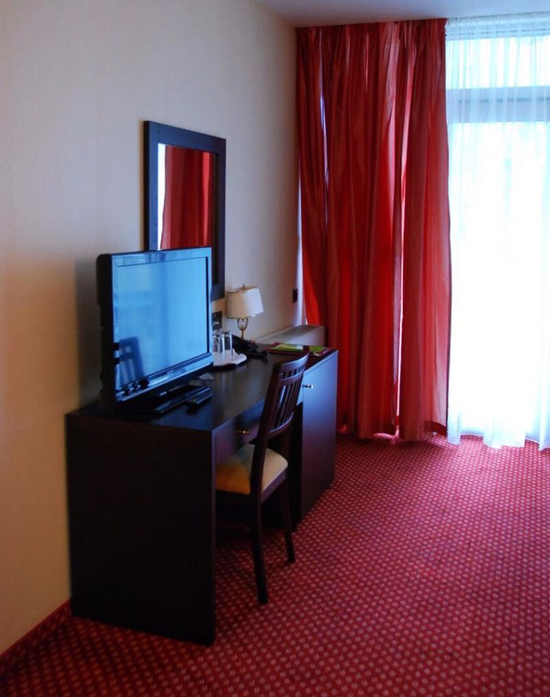 Park Hotel Dnipro Esterno foto