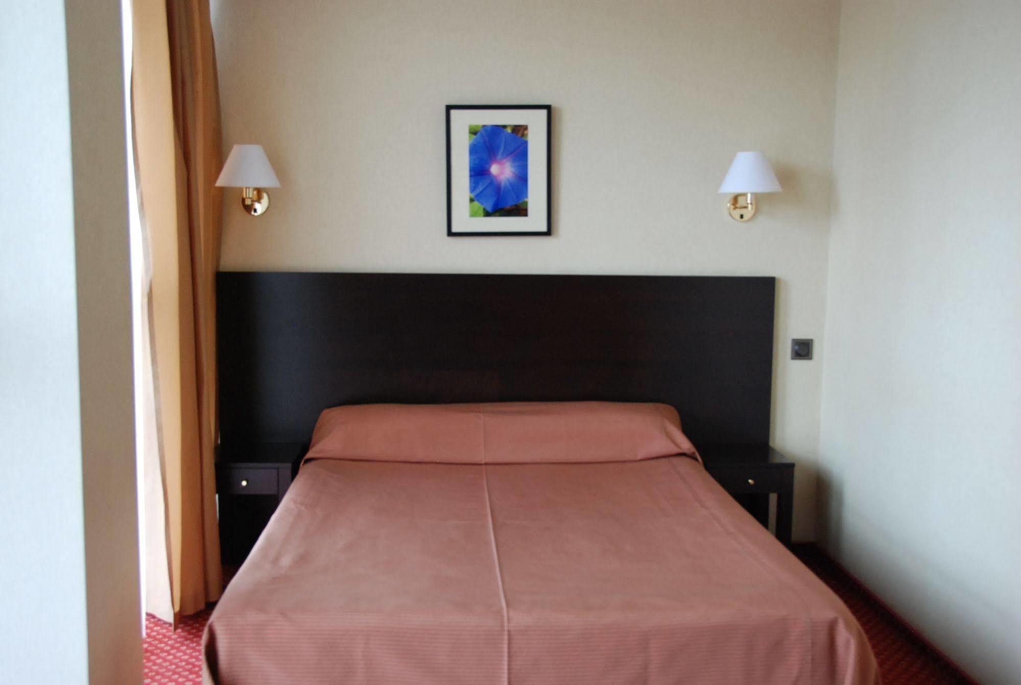 Park Hotel Dnipro Esterno foto