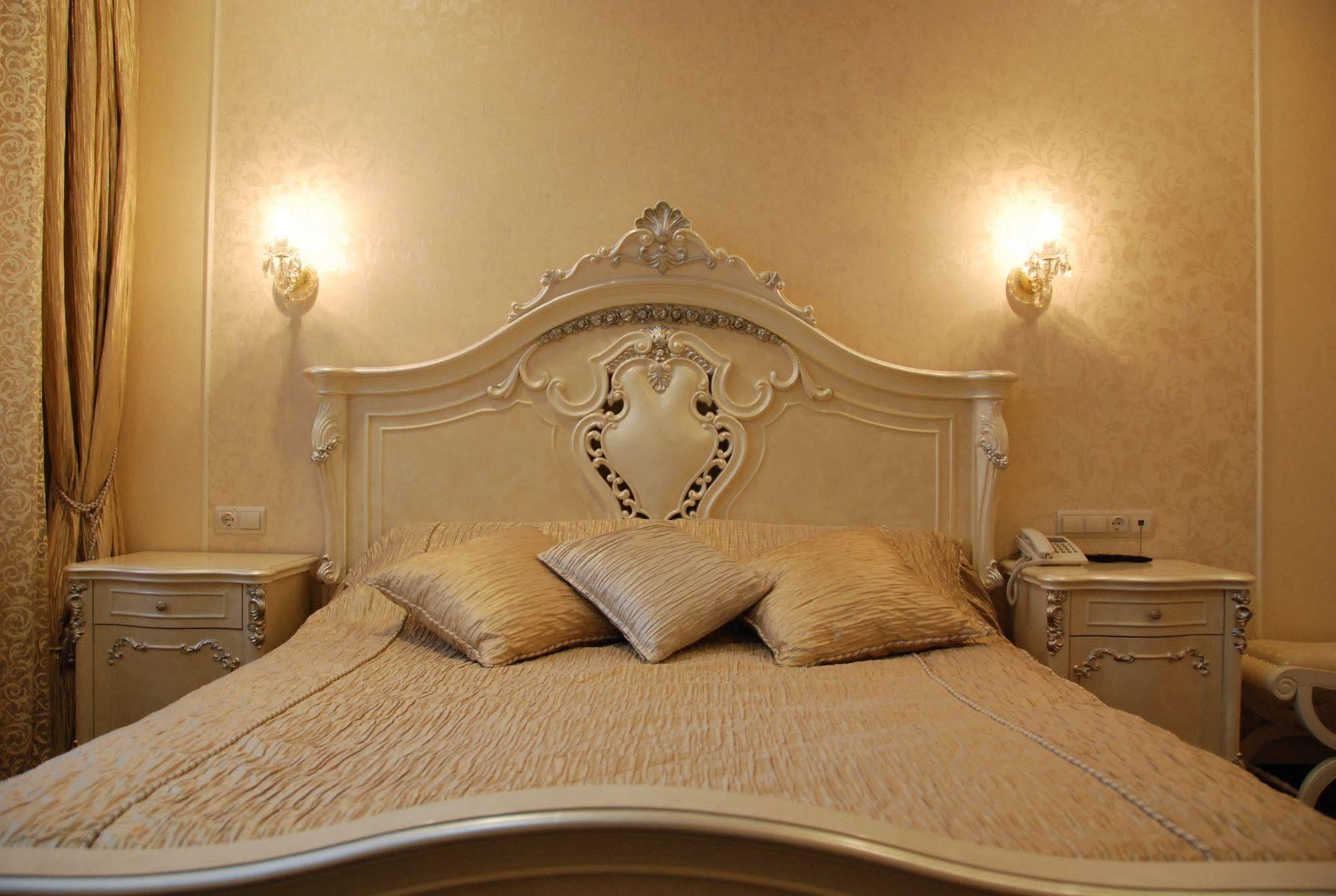 Park Hotel Dnipro Esterno foto