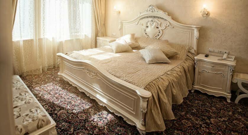 Park Hotel Dnipro Esterno foto