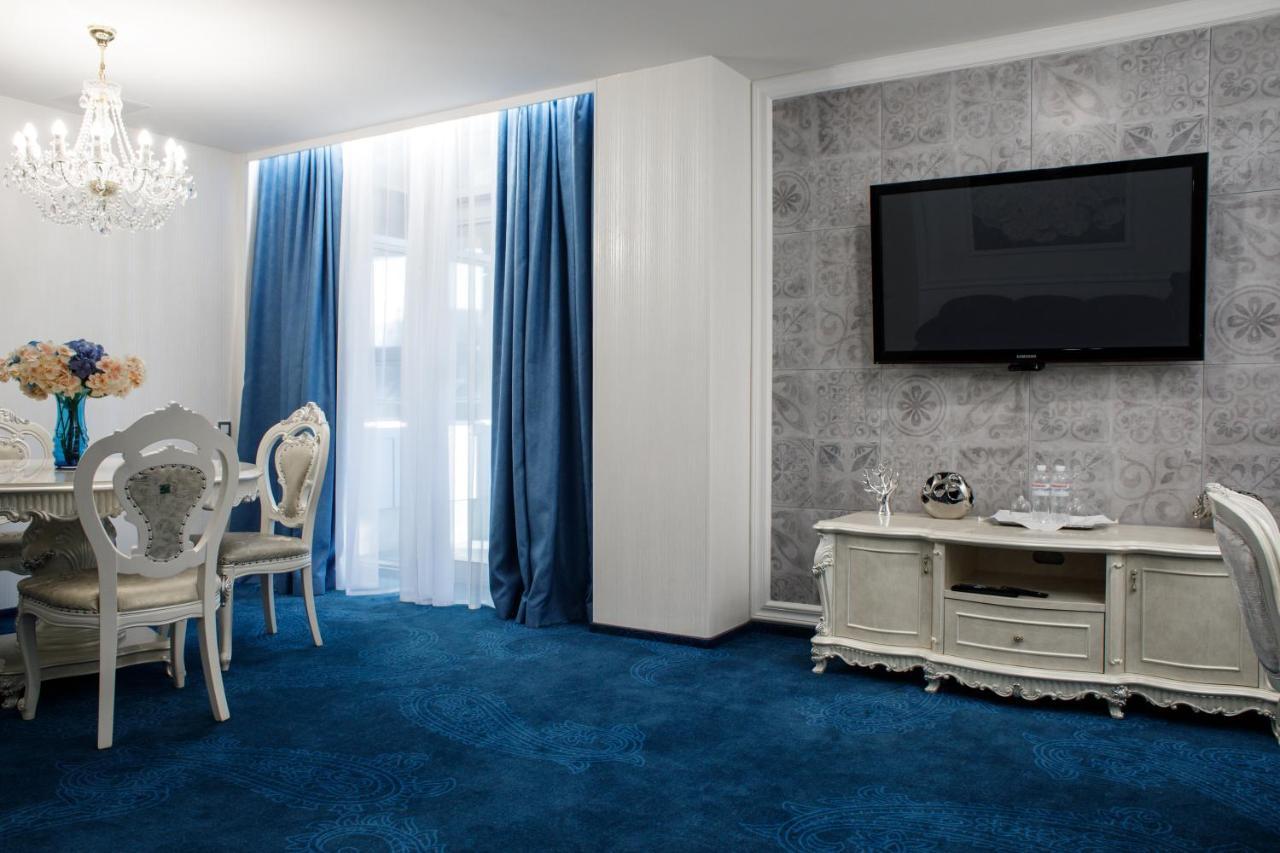 Park Hotel Dnipro Esterno foto