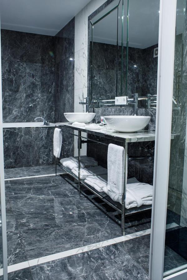 Park Hotel Dnipro Esterno foto